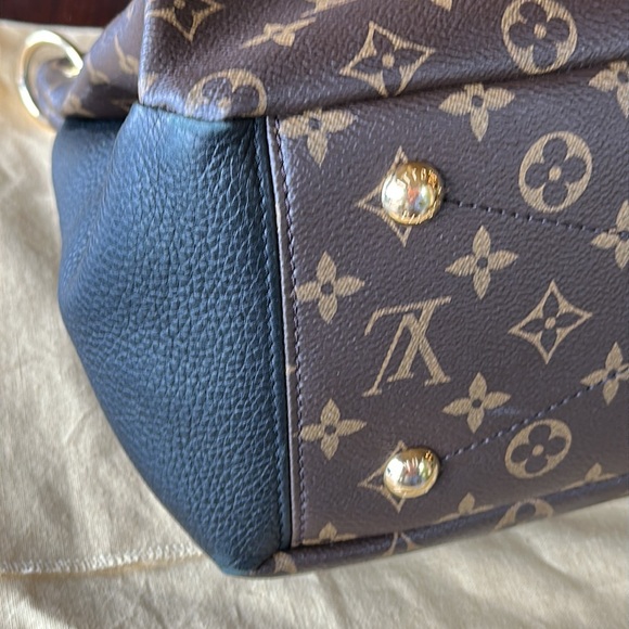 Louis Vuitton Pallas MM Monogram Canvas Black Leather Adjustable Strap - Picture 11 of 17